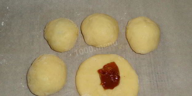 булочки со сгущенкой из дрожжевого теста