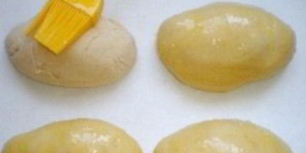 булочки со сгущенкой вареной