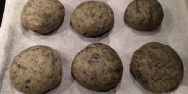 черные булочки