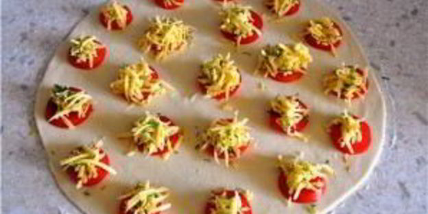 итальянские булочки с сыром и томатами