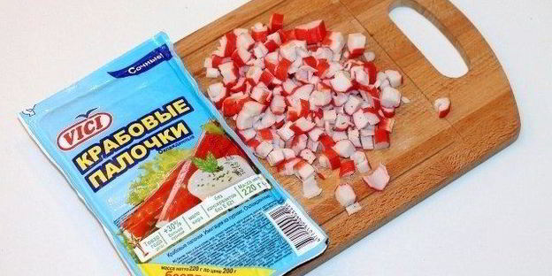 хрустящие булочки с яйцом и крабовыми палочками