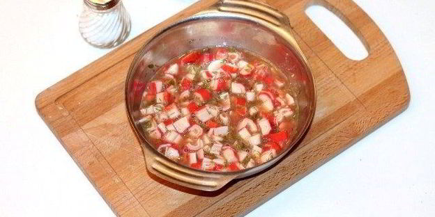 хрустящие булочки с яйцом и крабовыми палочками