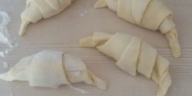 круассаны с финиками и медом