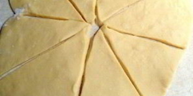 круассаны с шоколадной начинкой