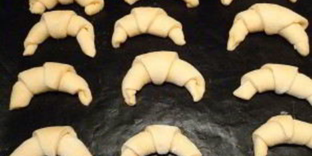 круассаны с шоколадной начинкой