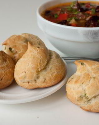 Лимонные заварные булочки с зеленью