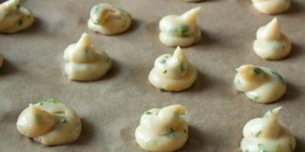 лимонные заварные булочки с зеленью