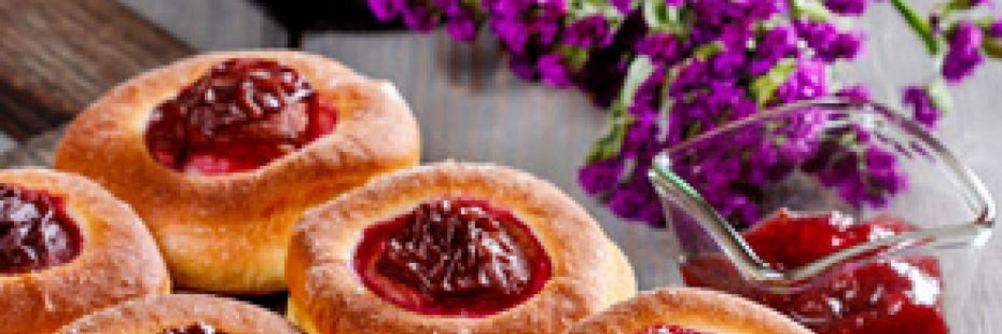 Плюшки со сливовым джемом