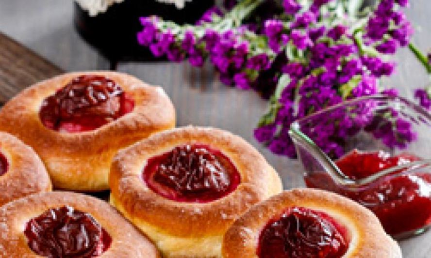 Рецепт плюшек со сливовым джемом