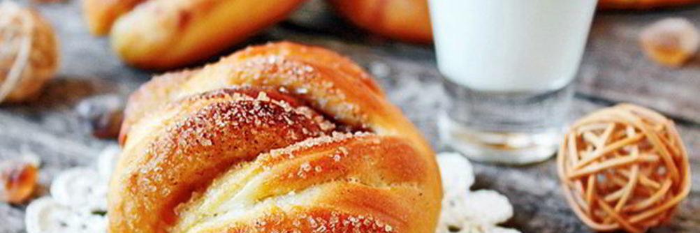 Сахарные плюшки с корицей