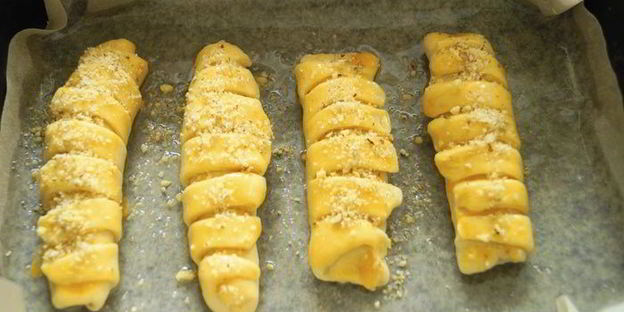 сдобные булочки с грецкими орешками