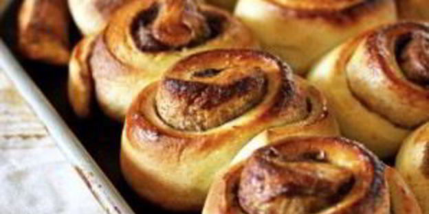 сдобные булочки с корицей