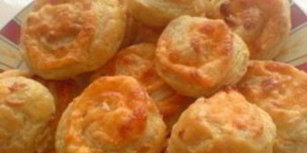 слоеные булочки с сыром