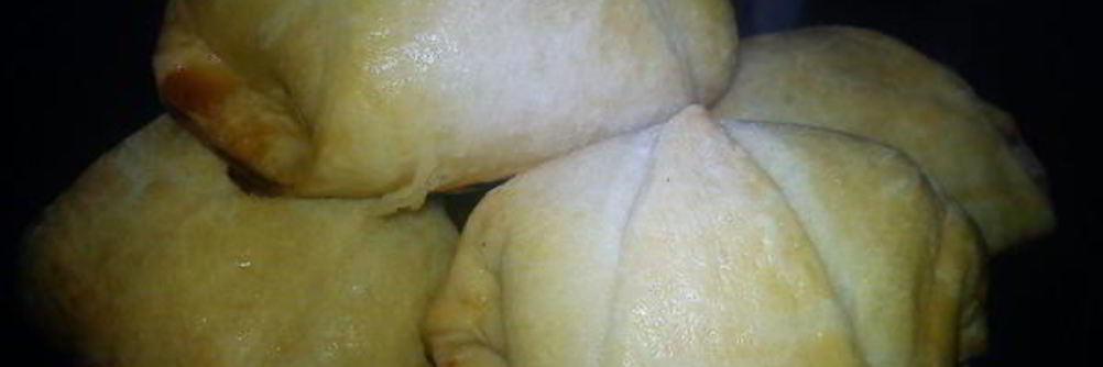 Слоеные булочки с творогом