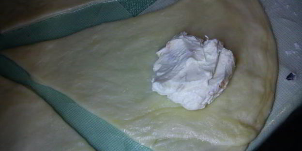 слоеные булочки с творогом