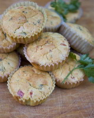 Свежие булочки с травами