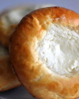 Творожные ватрушки из дрожжевого теста