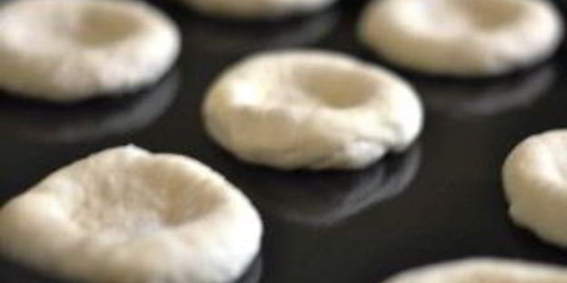 творожные ватрушки из дрожжевого теста