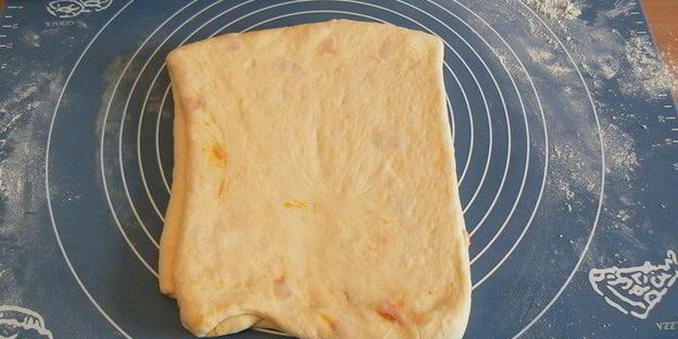 творожные витые булочки с курагой