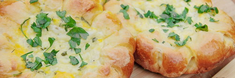 Ватрушки с творогом, брынзой и зеленью