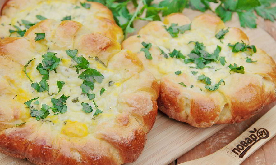 Рецепт ватрушек с творогом, брынзой и зеленью