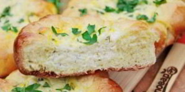 ватрушки с творогом, брынзой и зеленью