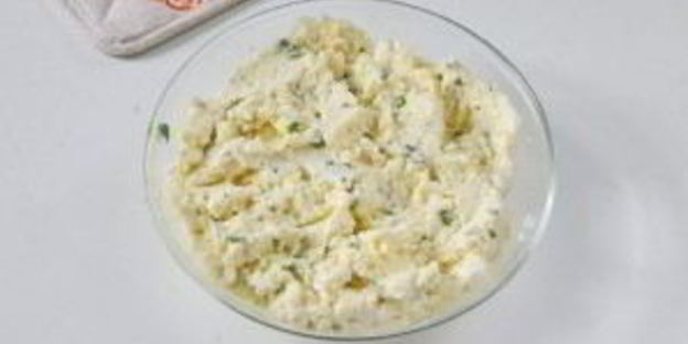 ватрушки с творогом, брынзой и зеленью