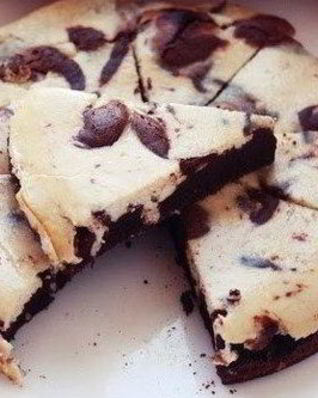 Брауни-чизкейк шоколадно-банановый