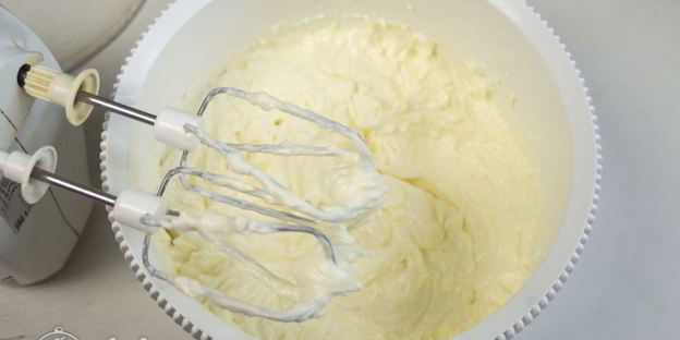 чизкейк без выпечки с карамелизированными грушами