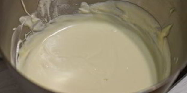 чизкейк с белым шоколадом и клубничным желе