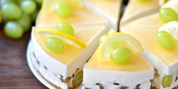 чизкейк с белым вином и виноградом