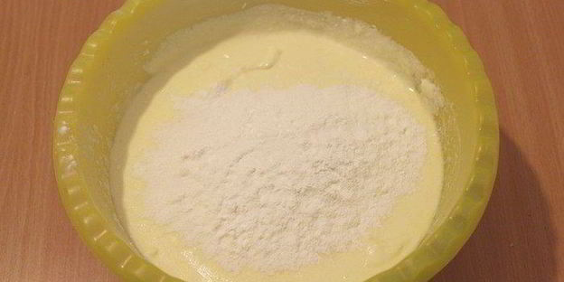 чизкейк с маскарпоне и брусничным соусом