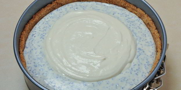 чизкейк с яблоками и маком