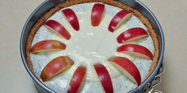 чизкейк с яблоками и маком