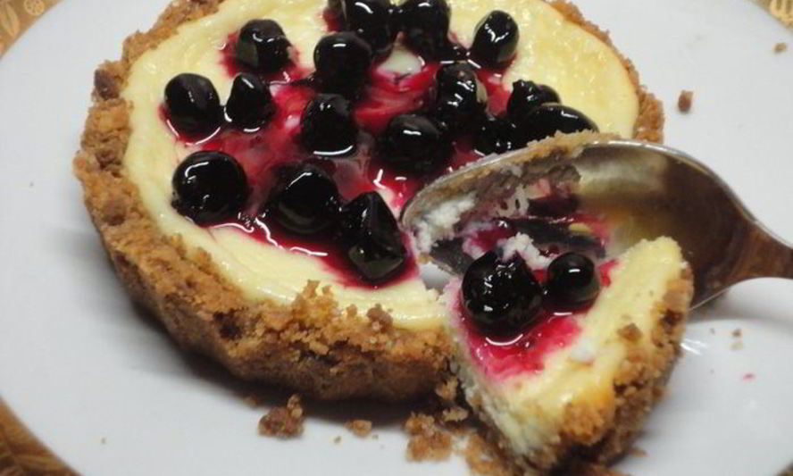 Рецепт мини-чизкейков с ягодами