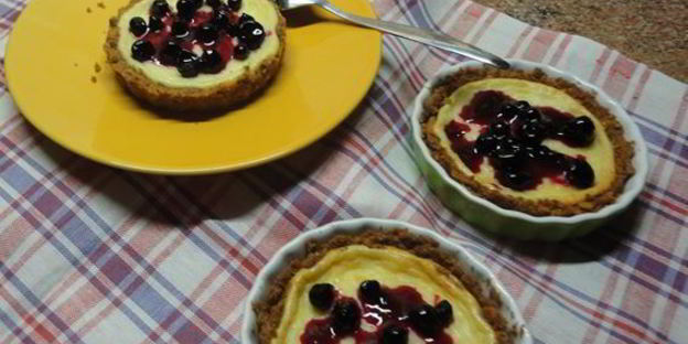 мини-чизкейки с ягодами