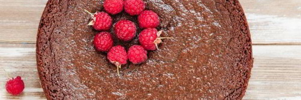 Шоколадный чизкейк с малиной