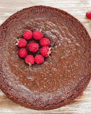 Шоколадный чизкейк с малиной