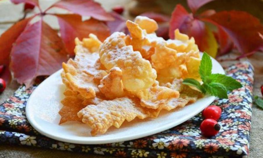 Рецепт домашнего хвороста к чаю