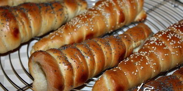 дрожжевые трубочки фаршированные салатом