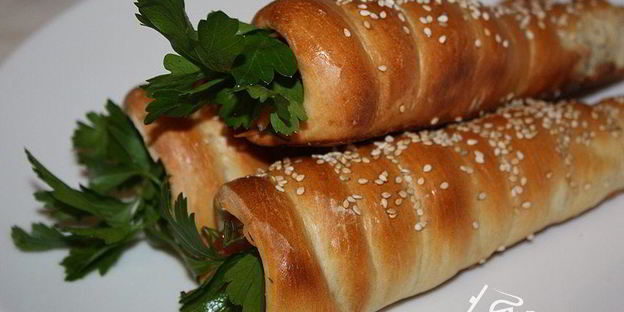 дрожжевые трубочки фаршированные салатом