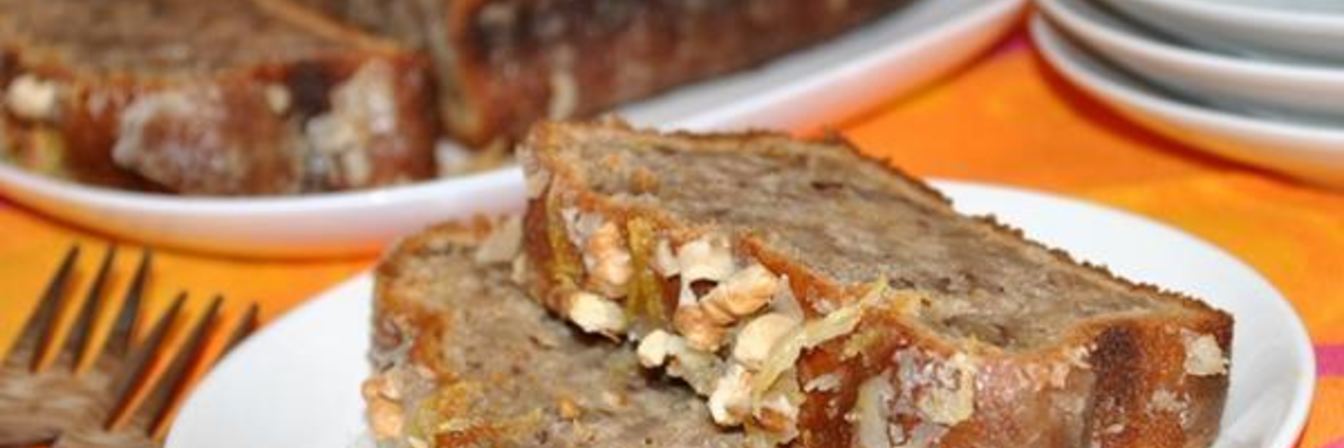 Банановый кекс с орехами