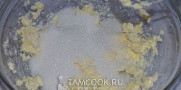 капкейки с карамельно-сливочным кремом и орехами