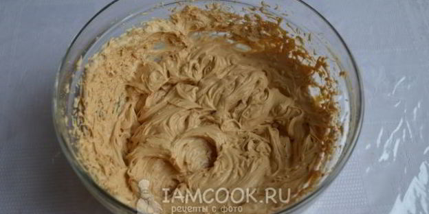 капкейки с карамельно-сливочным кремом и орехами