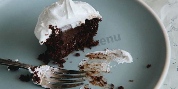 капкейки с шоколадной начинкой внутри и с кремом