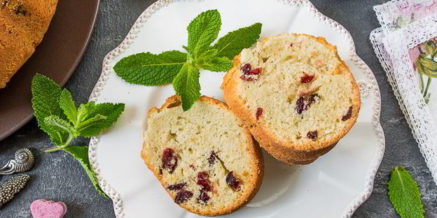 кекс на шампанском с сушеной клюквой