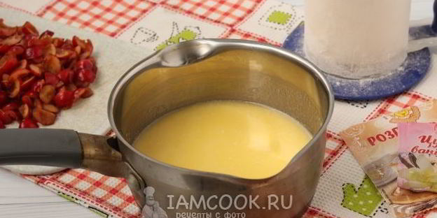 кекс с черешней