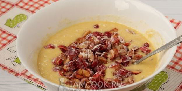 кекс с черешней