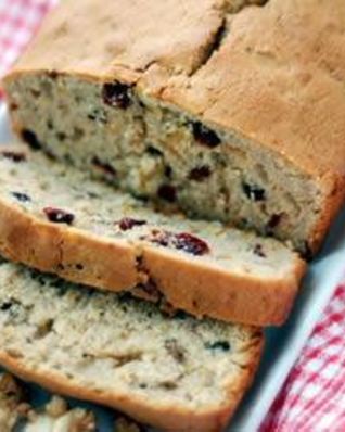 Кекс с изюмом и грецкими орехами