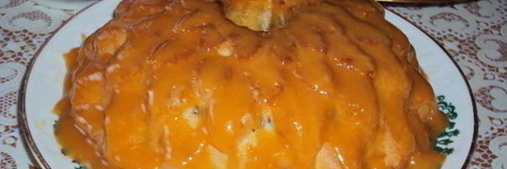 Кекс с халвой и апельсиновой глазурью